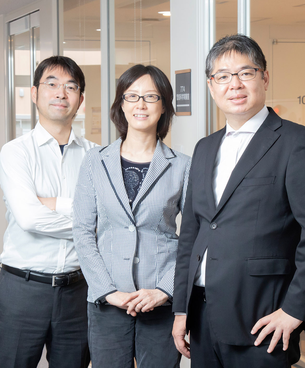 (From left) Professor Junichi Kotoku / Professor Tomoko Oe / Associate Professor Mitsuhiro Ogawa